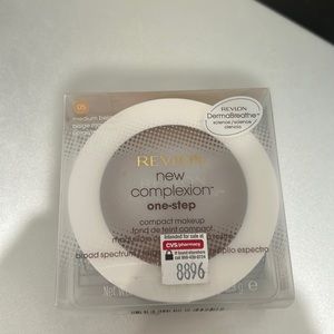 New Revlon New Complexion Compact Makeup